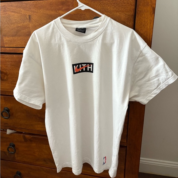Kith X Nike New York Knicks White Tee - Picture 1 of 6